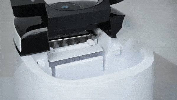 how an ice maker operates